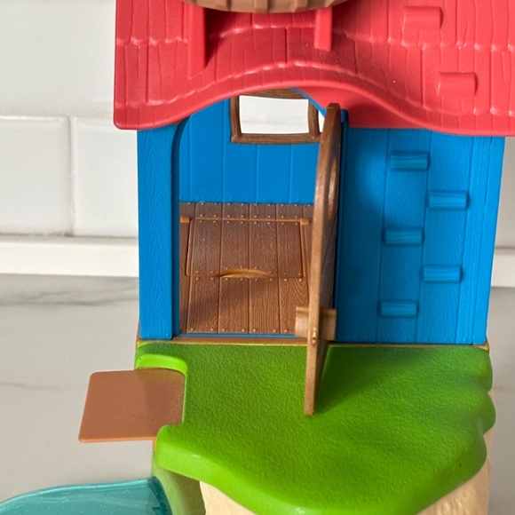 CALICO CRITTERS Secret Island Playhouse Treehouse Sylvanian Family Seaside House - Picture 6 of 14